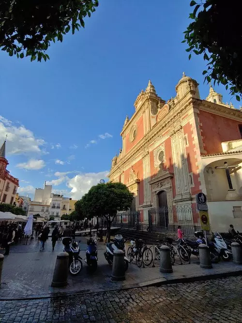 Pouring rain followed by brilliant sunshine made for some nice photos. Seville.